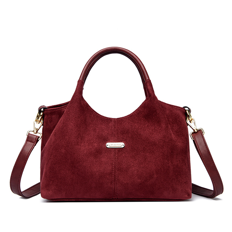 Velurova crossbody torba, horizontalnog kvadratnog oblika, zatvaranje na zip, unutarnje pretince: džep na zip i džep za dokumente, poliester podstava