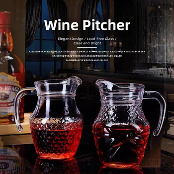 Dekanter na víno so zosilneným telom, moderný minimalistický štýl; objem 1–100 ml; uvedený na trh v roku 2023; sada.