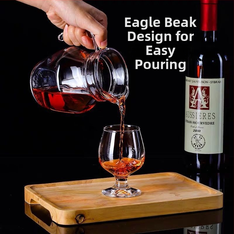 Dekanter na víno so zosilneným telom, moderný minimalistický štýl; objem 1–100 ml; uvedený na trh v roku 2023; sada.