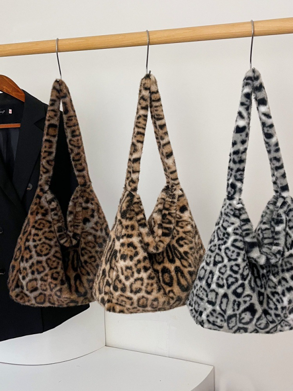 Torba za rameno s leopardovim uzorkom – gradski jednostavan stil, pliš materijal, horizontalni kvadratni oblik, magnetska kopča, pretinac sa zipom i pretinac za mobitel.