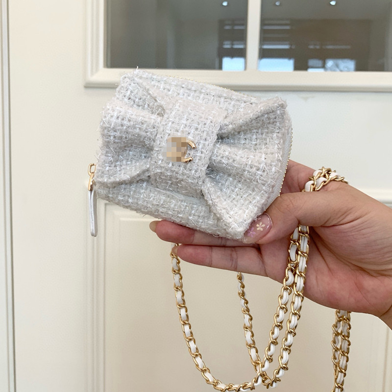 Torba s mašnicom i lancem za ramenu ili crossbody, PU koža, zatvarač, ID pretinac, trodimenzionalni vanjski dio
