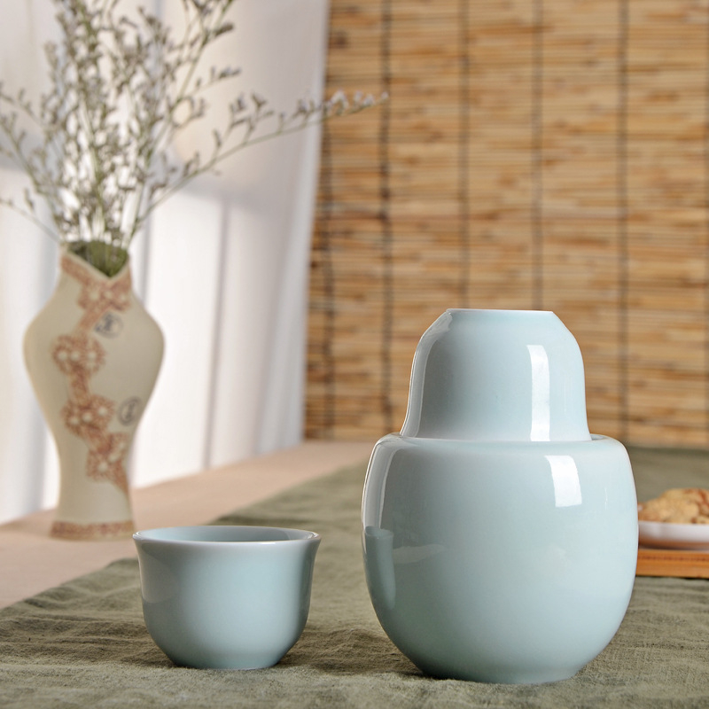 Porcelanski set za vino, moderan minimalistički stil, tiskano logo, 3 kompleta.