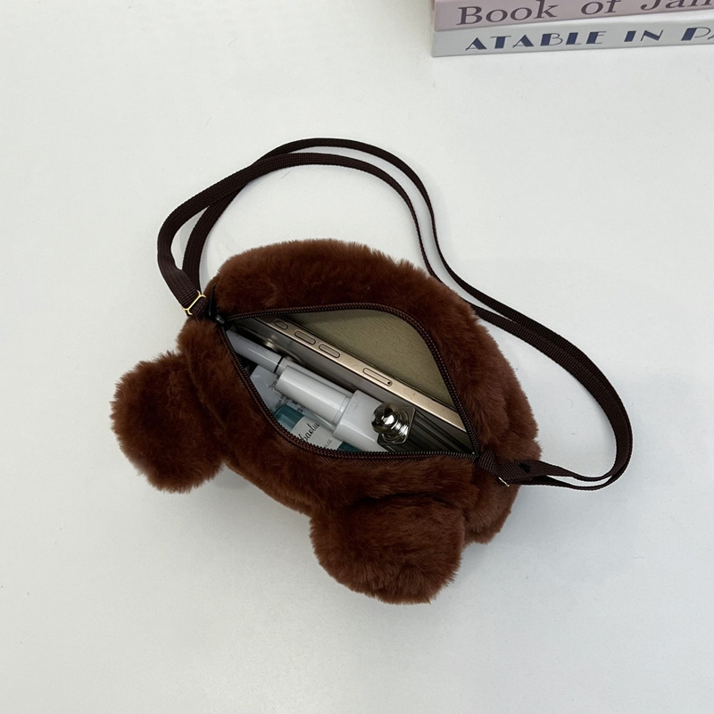 Pliš crossbody torba sa zatvaranjem na zip, vodoravni kvadratni oblik, podstava od poliestera, zimsko izdanje 2025