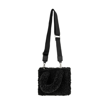 Pluš crossbody torba, horizontalan kvadratnog oblika, magnetski zatvarač, podstava od poliestera, džep za dokumente