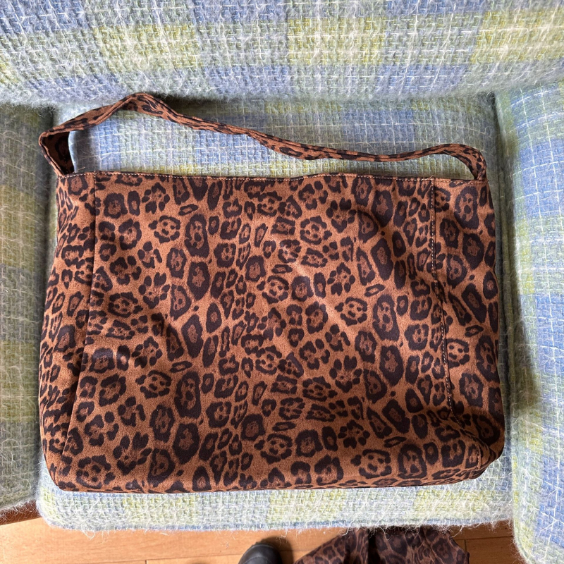 Geantă crossbody din velur pluș cu imprimeu leopard, capacitate mare, formă orizontală pătrată