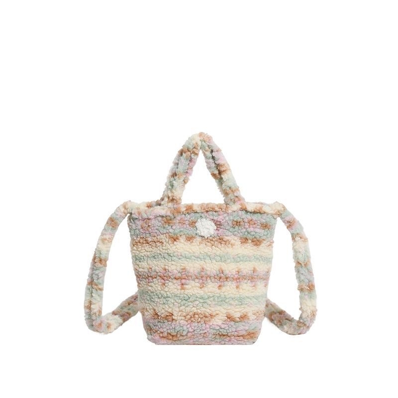 Vunena ženska crossbody torba u japanskom stilu, horizontalni pravokutni oblik, zatvaranje na zip, unutarnja pretinica sa zipom