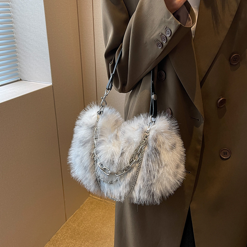 Haon pliš torba s lancem, gradski minimalistički stil, horizontalno kvadratnog oblika, zip zatvarač, jesen 2024