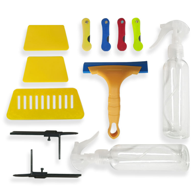 Plastični sklopivi scraper nož za tapete, model 00123, materijal: plastika, dimenzije oštrice 1 x 3 x 6.5 cm, neto težina 5 g