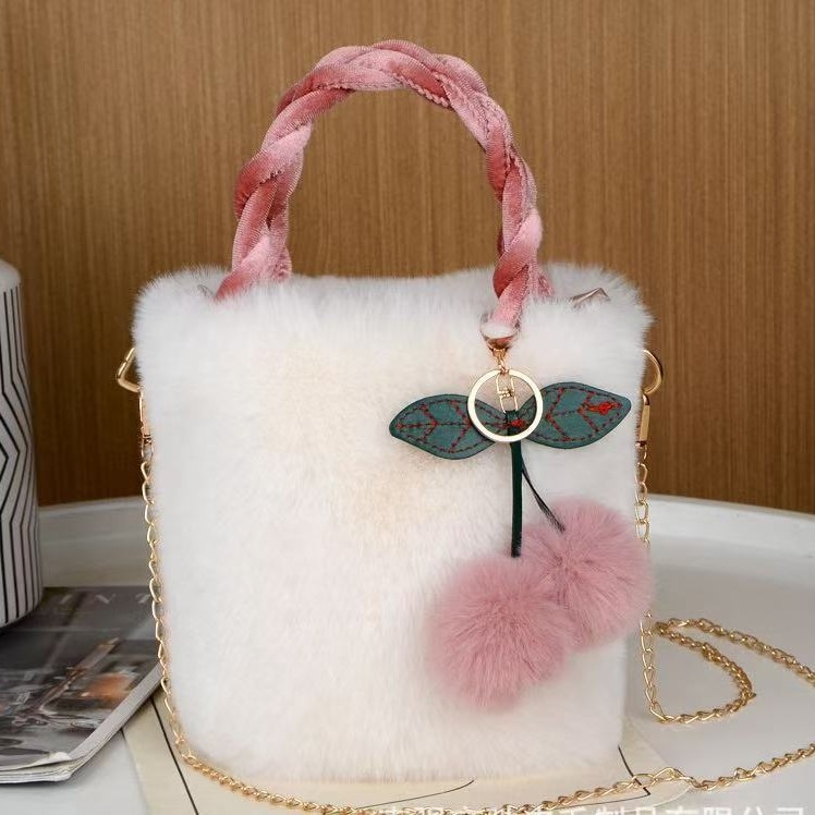 Pliš crossbody torba s vertikalnim kvadratnim oblikom, PU podstavom i magnetskim zatvaračem