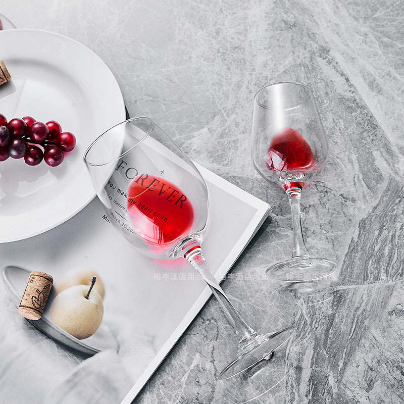 Čaša za crveno vino, staklena, kapacitet 301–400 ml, moderan minimalistički stil, otisnuti logotip, pakiranje u papirnatoj kutiji
