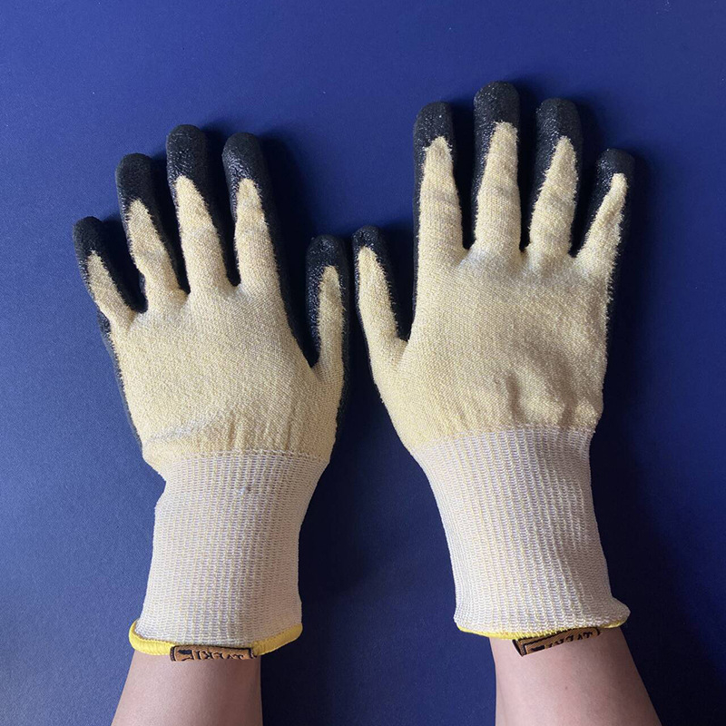 Nitril vágásbiztos kesztyű acélipar, logisztika és üveg területekre (Anyag: nitril; Funkció: vágás elleni védelem; Alkalmazási területek: acélipar, logisztika, üveg)