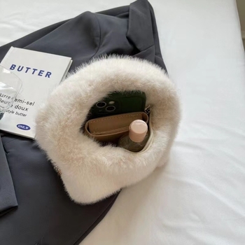 Dumpling alakú plüss válltáska, függőleges négyszögletes sziluett, cipzár, őszi 2024