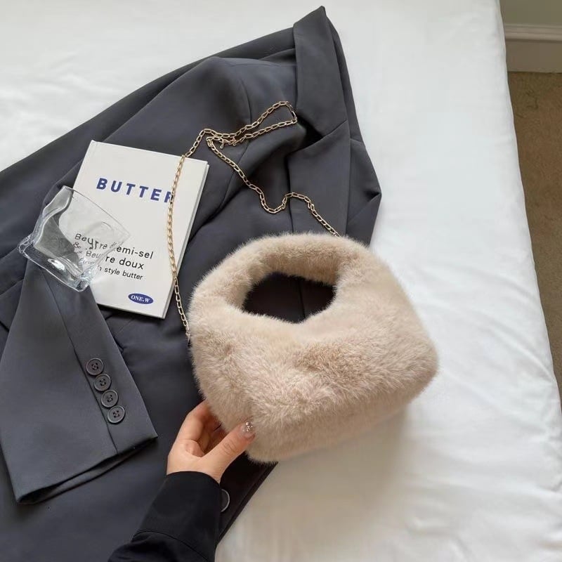 Dumpling alakú plüss válltáska, függőleges négyszögletes sziluett, cipzár, őszi 2024