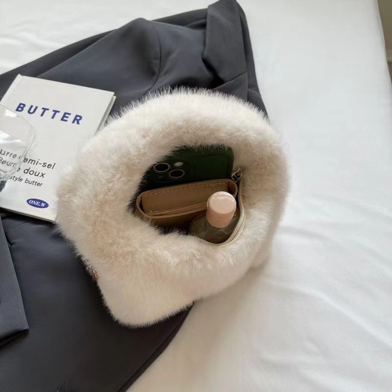 Dumpling alakú plüss válltáska, függőleges négyszögletes sziluett, cipzár, őszi 2024