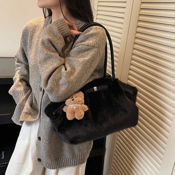 Maomao anyagú válltáska, városi egyszerű stílus, vízszintes négyzetes forma, mágneszár, belső zsebek telefonhoz és dokumentumokhoz, laminált cipzáras zseb