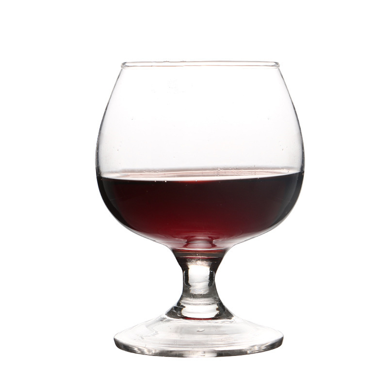 Staklena čaša za vino, kapacitet 101-200 ml, jednostavan stil