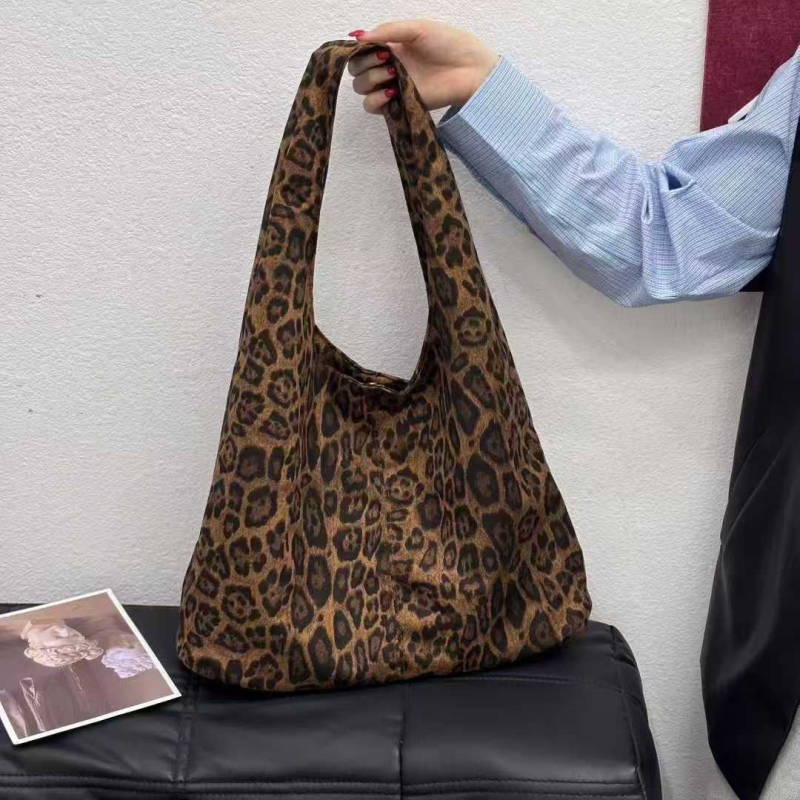 Női tote táska, városi egyszerű stílus, plüss anyag, mágneszár, belső zseb a telefonhoz