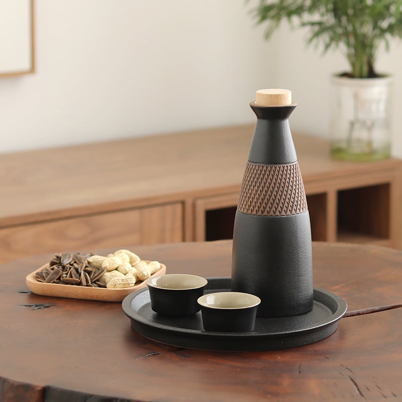 Kerámiából készült rusztikus vintage kis boros kanna – önzáró fedéllel, otthoni használatra