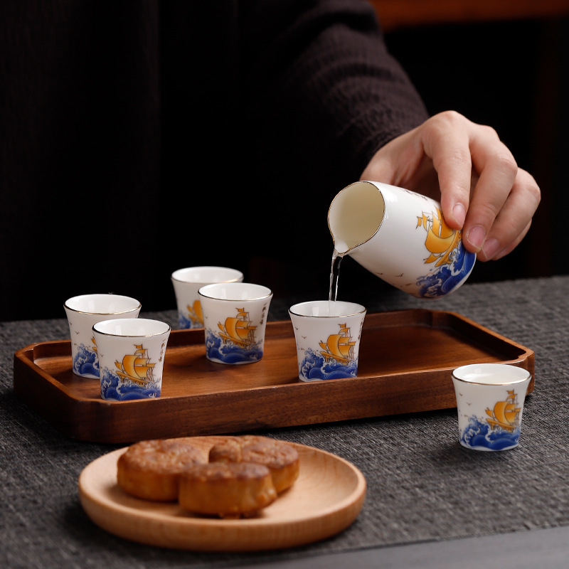 Porcelán boros készlet pohárral és szeparátorral | Modern minimalist design | Logónyomtatás elérhető | Csomagolás: 24 darab | 5 készlet