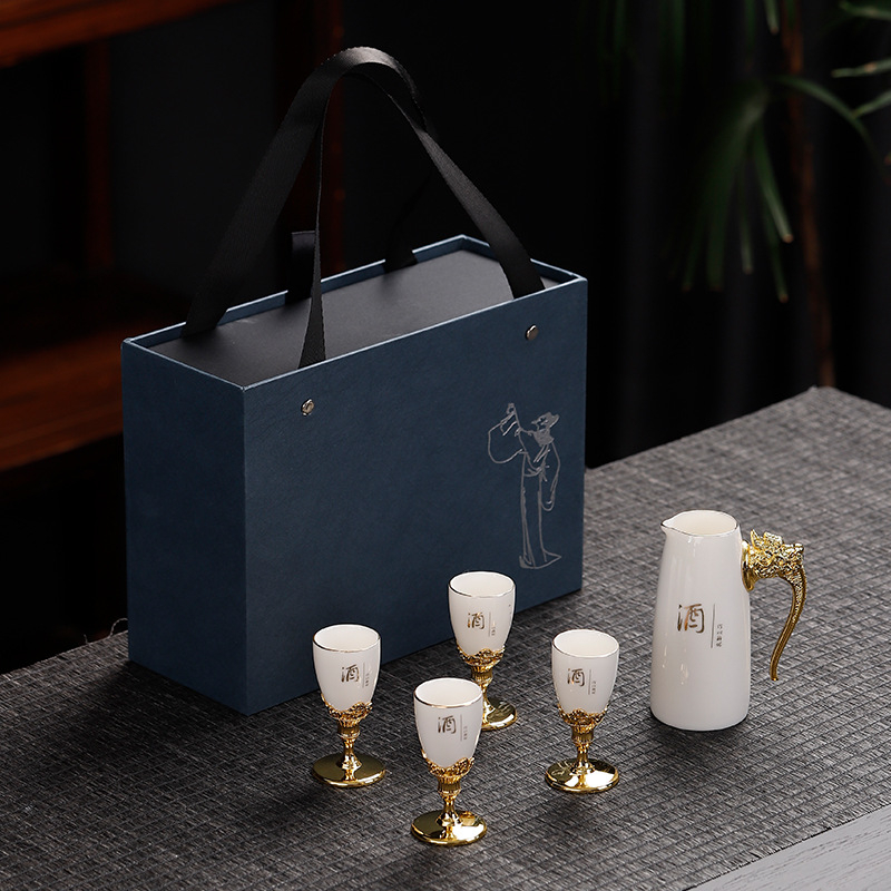 Porcelán boros készlet pohárral és szeparátorral | Modern minimalist design | Logónyomtatás elérhető | Csomagolás: 24 darab | 5 készlet