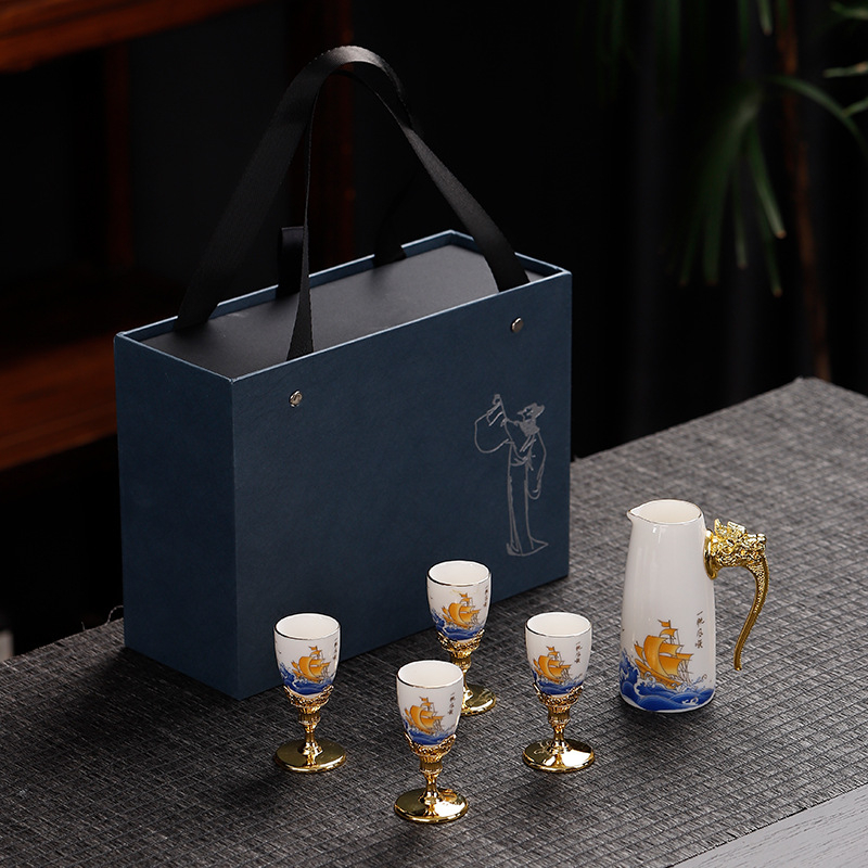 Porcelán boros készlet pohárral és szeparátorral | Modern minimalist design | Logónyomtatás elérhető | Csomagolás: 24 darab | 5 készlet