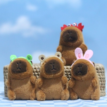 Capybara ντυμένη λούτρινη φιγούρα για μπρελόκ – εξαιρετικά μαλακό κοντό plush, γέμισμα PP βαμβάκι, OEM λογότυπο