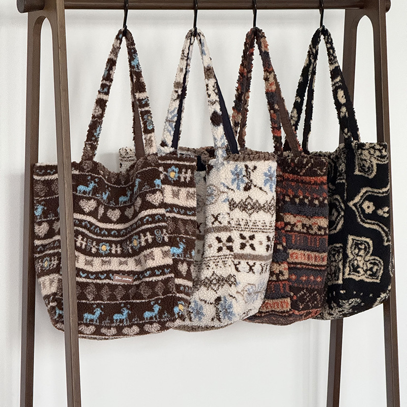 Városi stílusú plüss tote táska - függőleges négyzet alakú forma, nyitott felső, telefontartó zseb, mindennapi használatra