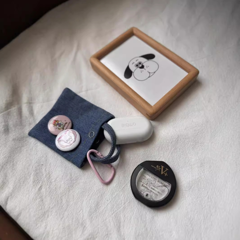 Breloj pluș Kuti, design denim mini, umplutură din fibre de bumbac, pluș scurt, destinat vârstei 14+