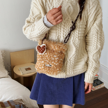 Crossbody torbica s jednim remenom, EVA materijal, vertikalni kvadratni oblik, otvoreni gornji dio, džep za telefon, zimsko izdanje 2025