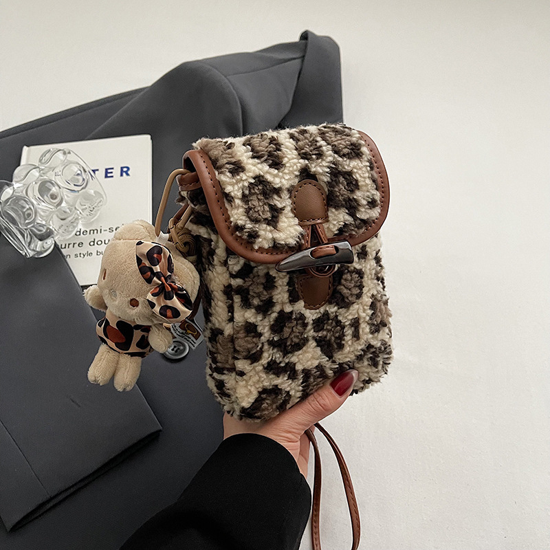 Moderna ženska torbica za telefon u korejskom stilu s leopard printom, pliš materijal, crossbody s blok boja za svakodnevno nošenje.