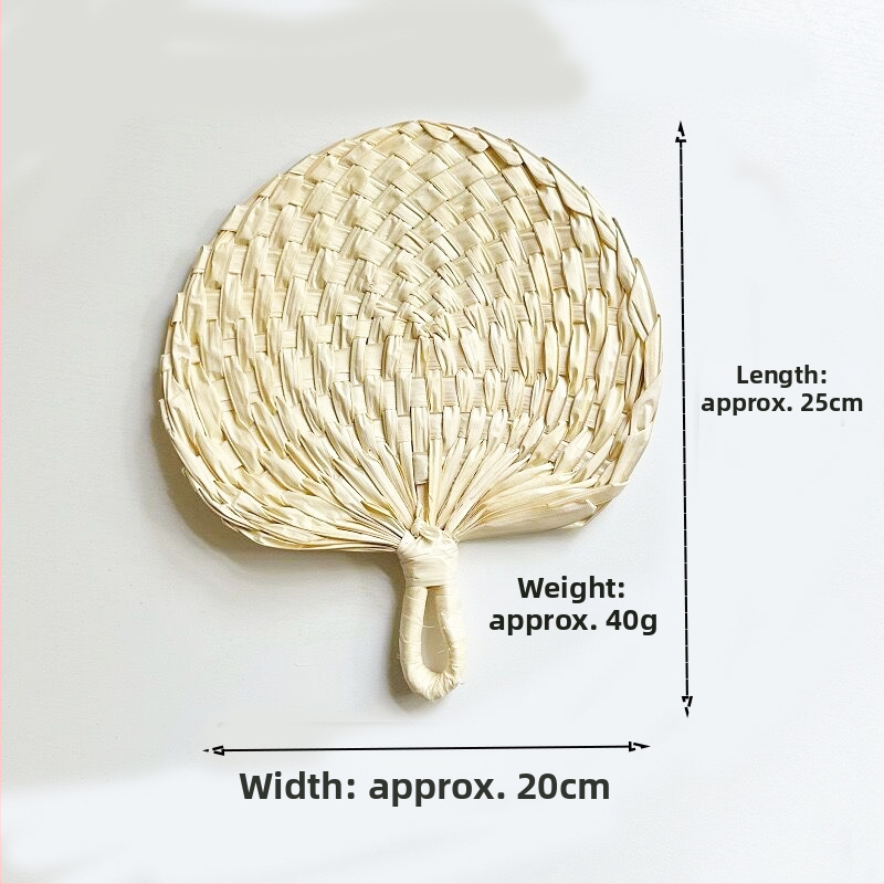 Ručný ventilátor, zhotovený zo slnečnicových listov, vhodný pre študentov
