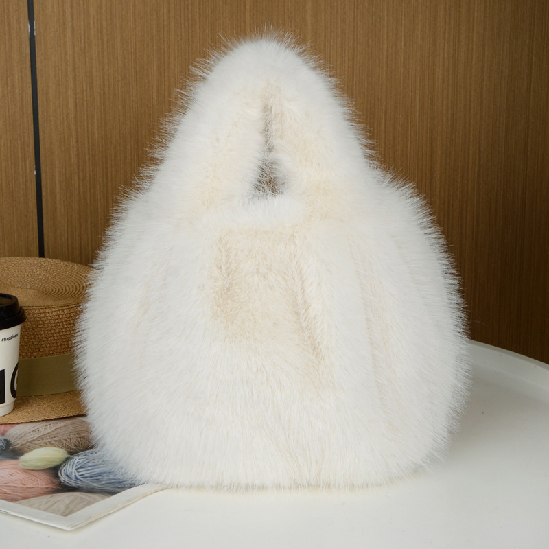 Plüss pliszírozott táska, függőleges négyzetes forma, cipzár, telefon zseb