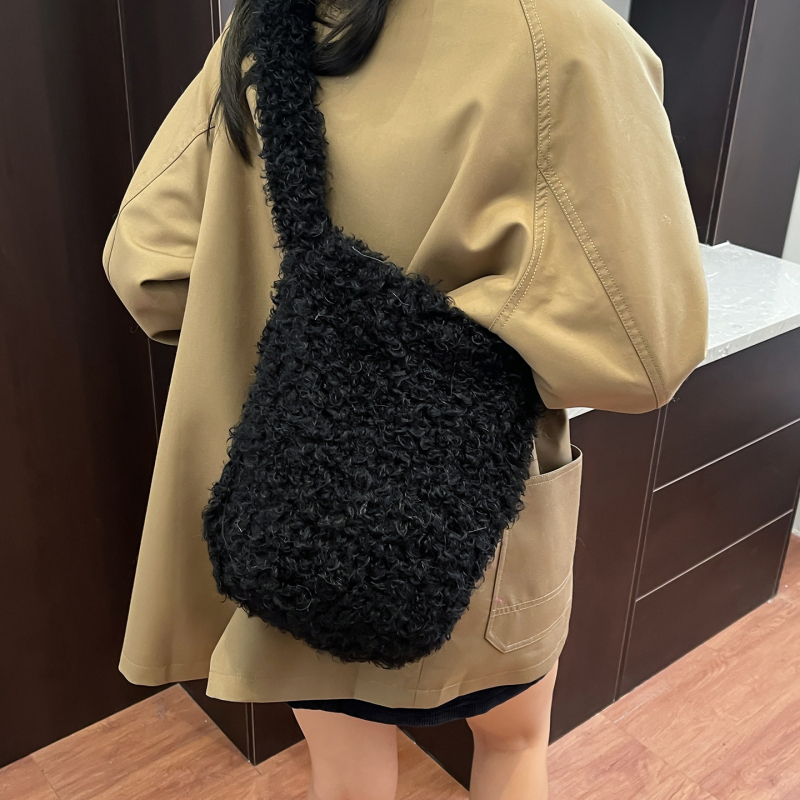 Juhgyapjú puha válltáska, koreai stílus, függőleges négyzet alakú forma, mágneszár, belső telefonzseb — 2025 téli kiadás