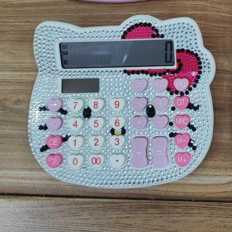 KT-2288 aritmetikai számológép nyolc számjegyű kijelzővel, napelemes működés, műanyag ház, kompatibilis gombatelepekkel.