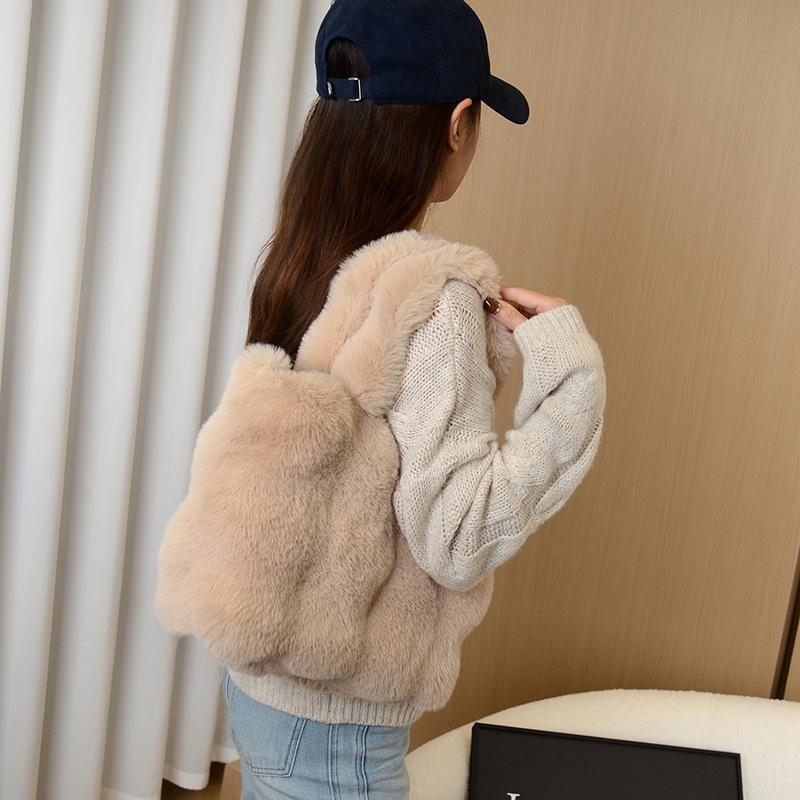 Plüss válltáska – friss és édes stílus, vízszintes négyszögletes forma, mágneszár, belső telefontartó zseb