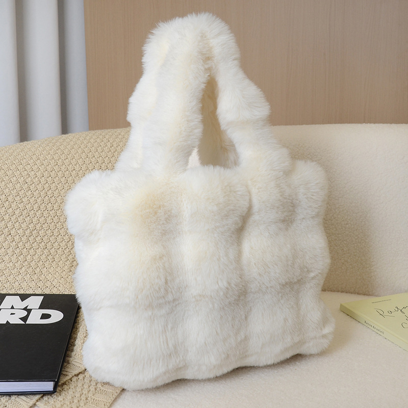 Plüss válltáska – friss és édes stílus, vízszintes négyszögletes forma, mágneszár, belső telefontartó zseb