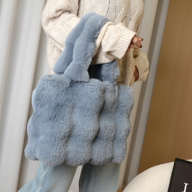 Plüss válltáska – friss és édes stílus, vízszintes négyszögletes forma, mágneszár, belső telefontartó zseb