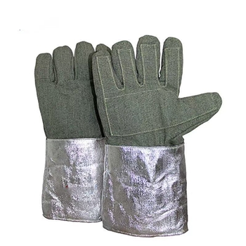 Hőálló kesztyűk többrétegű alumíniumfóliás szigeteléssel; alkalmas acélgyártásra, üvegfeldolgozásra, kazánokra és sütésre