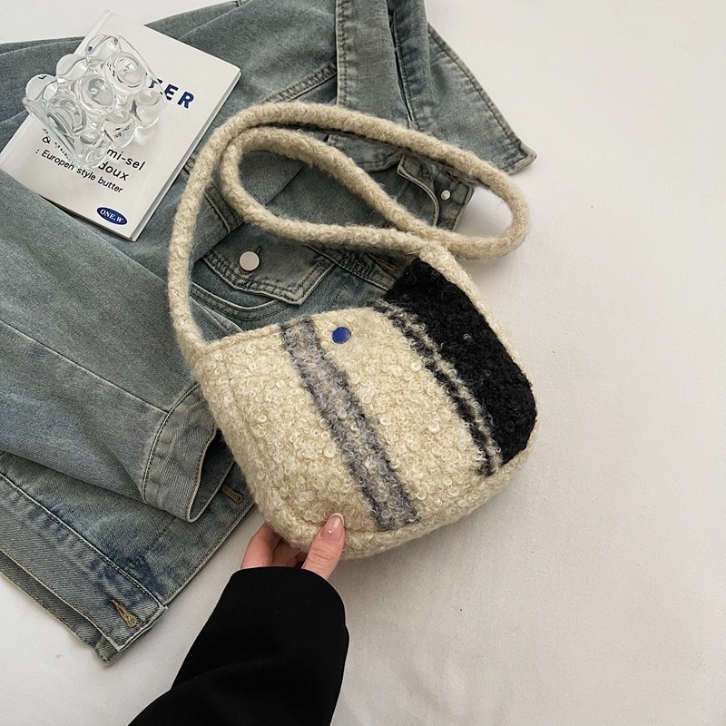 Ženska torba preko ramena – bucket bag, polukružni oblik, magnetska kopča, pliš, džep za mobitel, Xipeng, Zima 2024