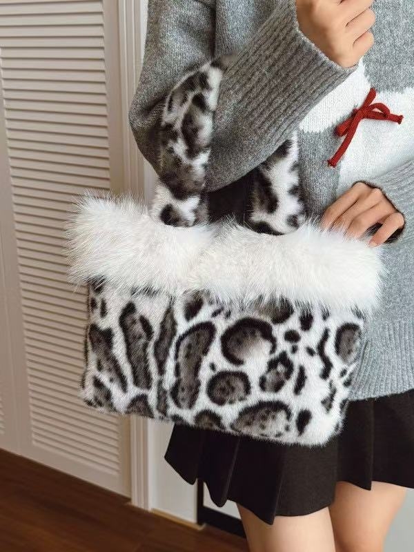 Ženska torba za jesen-zimu, pliš leopard uzorak bucket bag, vertikalni kvadratnog oblika, gradski jednostavan stil, jesen 2025