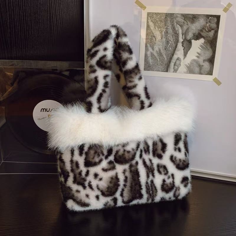 Ženska torba za jesen-zimu, pliš leopard uzorak bucket bag, vertikalni kvadratnog oblika, gradski jednostavan stil, jesen 2025