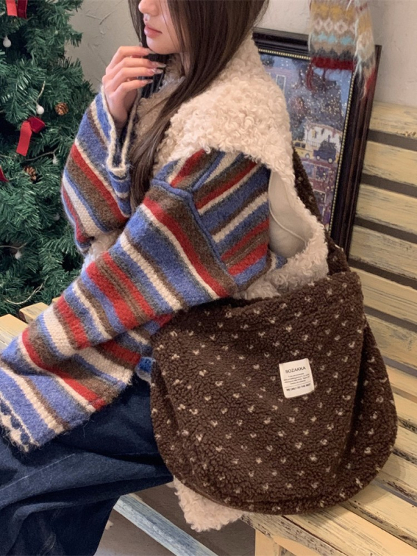 SOZAKKA pliš crossbody torba sa srce motivom, magnetska kopča, poplinska podstava, vodoravni kvadratni oblik, svakodnevna uporaba