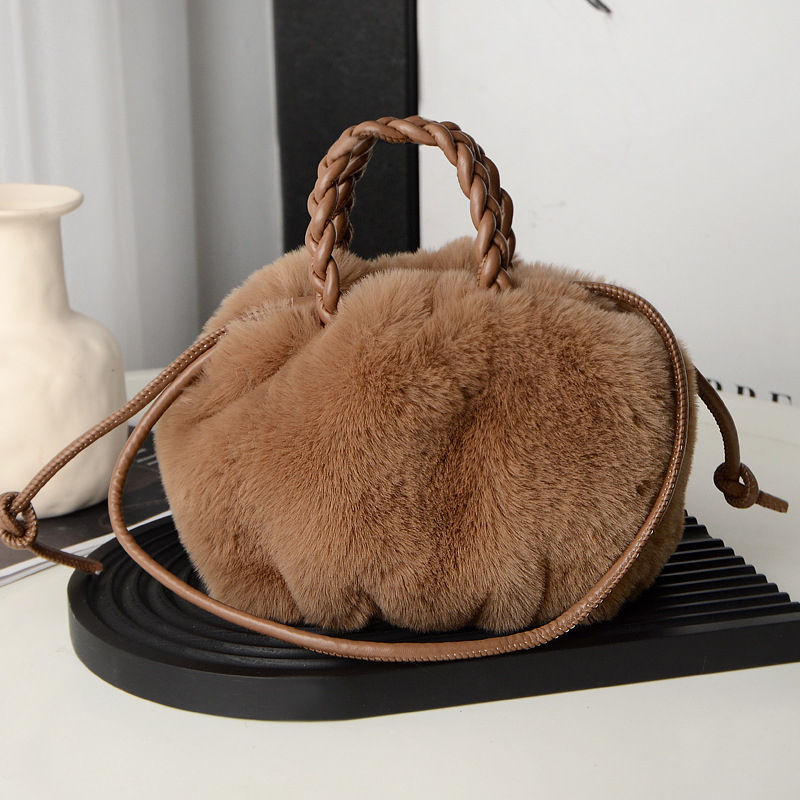 Pliš Crossbody torba, stil oblaka, magnetsko zatvaranje, PU podstava, džep za telefon