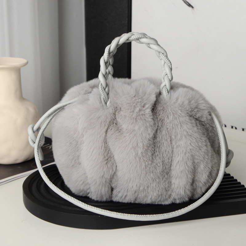 Pliš Crossbody torba, stil oblaka, magnetsko zatvaranje, PU podstava, džep za telefon