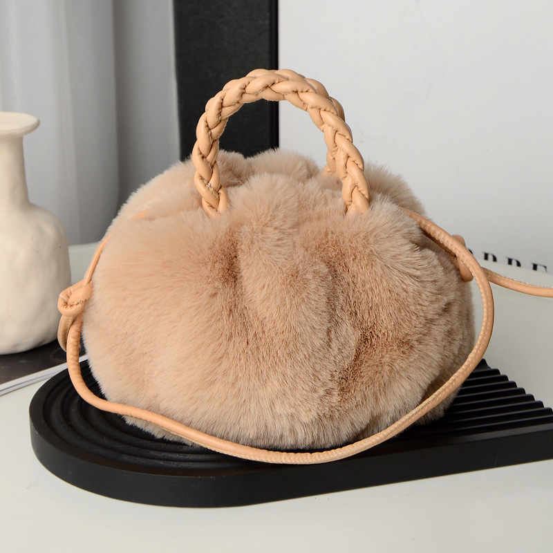 Pliš Crossbody torba, stil oblaka, magnetsko zatvaranje, PU podstava, džep za telefon