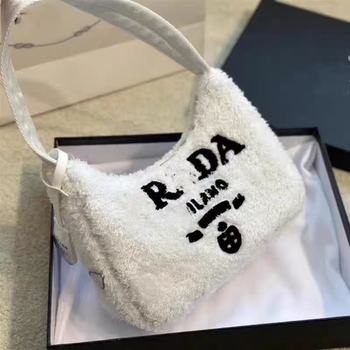 Plišana torbica za podlakticu, kvadratnog oblika, hobo stil, zatvarač, podstava od poliestera, ID džep, mekana, Zima 2023