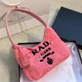 Plišana torbica za podlakticu, kvadratnog oblika, hobo stil, zatvarač, podstava od poliestera, ID džep, mekana, Zima 2023