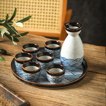 Porcelanski set za sake s valovitim uzorkom — ručno oslikan pod glazurom i kristalna glazura — retro stil, lagani luksuz; pogodno za sake, soju i rižino vino