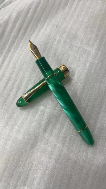 Kaglou 356 stilno pero: tijelo od smole, igla od nehrđajućeg čelika, sustav apsorpcije tinte