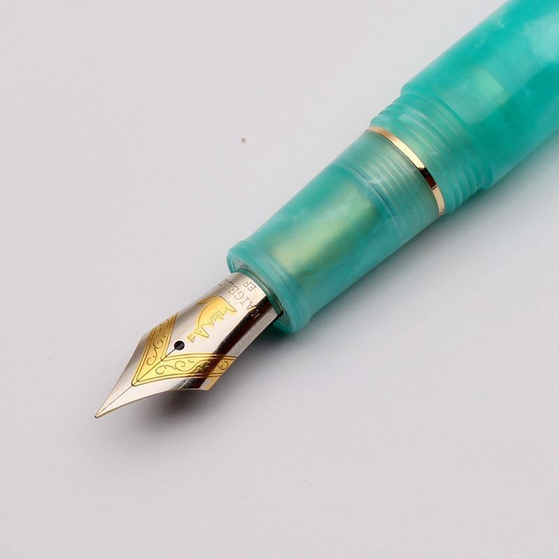 Kaglou 356 stilno pero: tijelo od smole, igla od nehrđajućeg čelika, sustav apsorpcije tinte